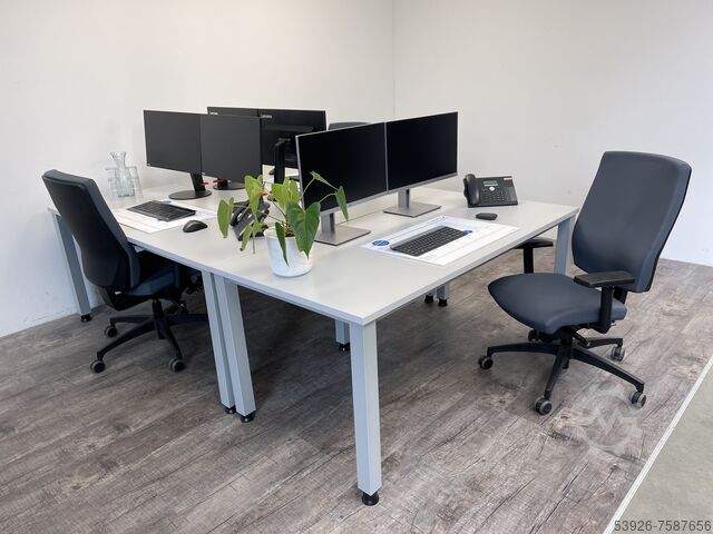 Illustration d'ameublement de bureaux